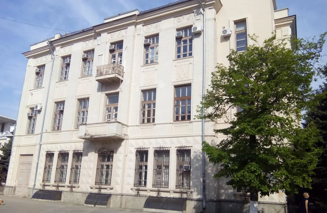 Здание на Красной улице, 6